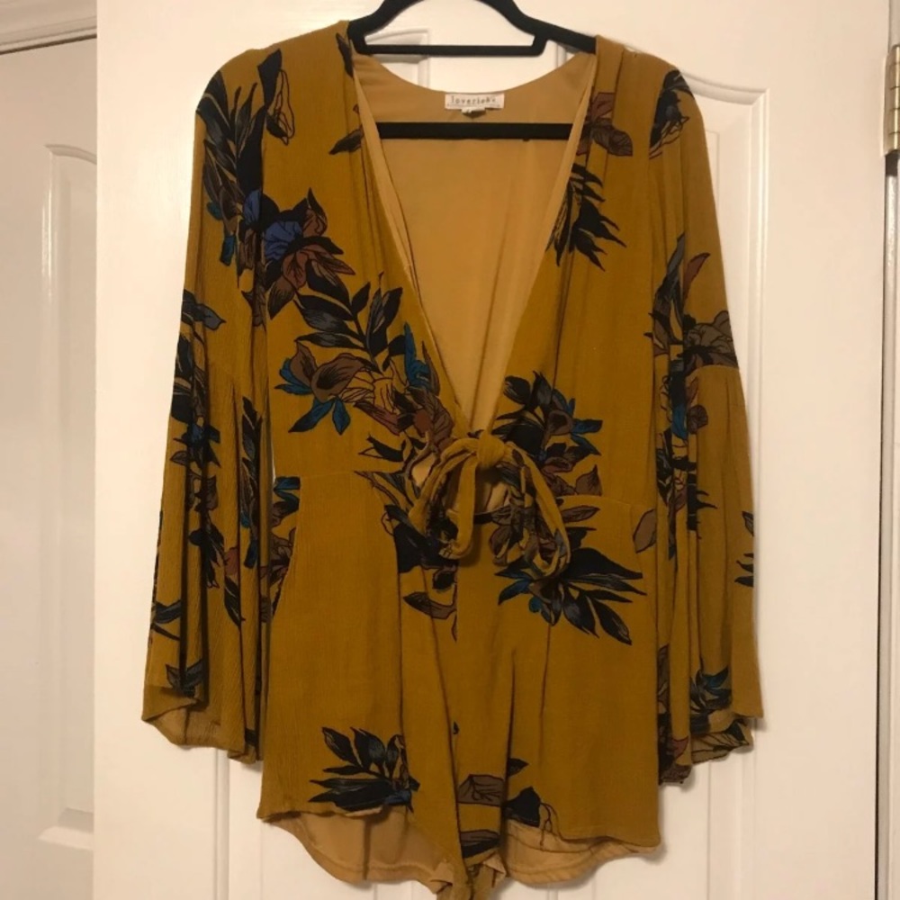Romper with sleeves